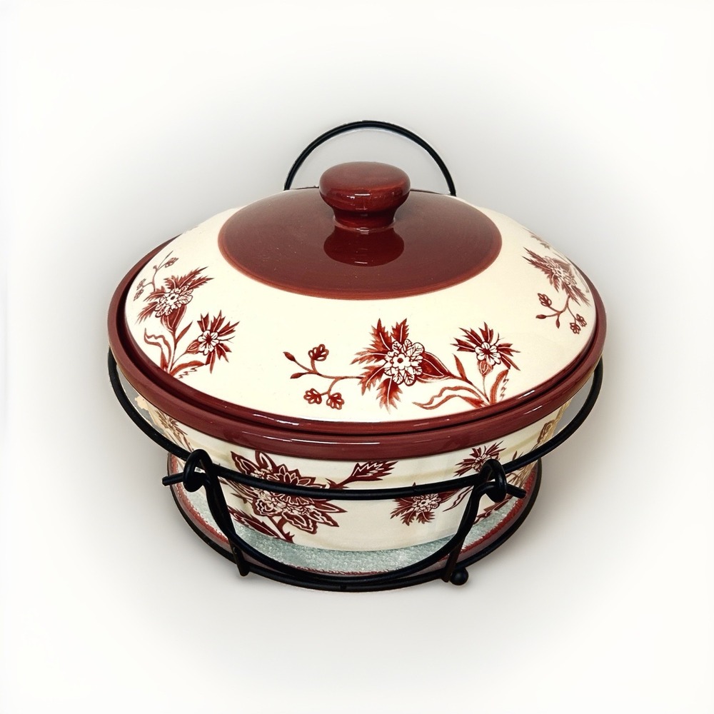 Temptations by Tara Cranberry Toile Round Baker 2qt Lid Wire Rack Trivet Cottage - Picture 2 of 14